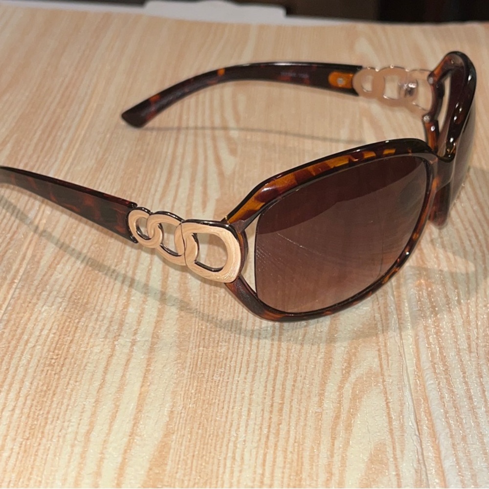 Ann Taylor Tortoise Shell Oversized Sunglasses Ex… - image 4